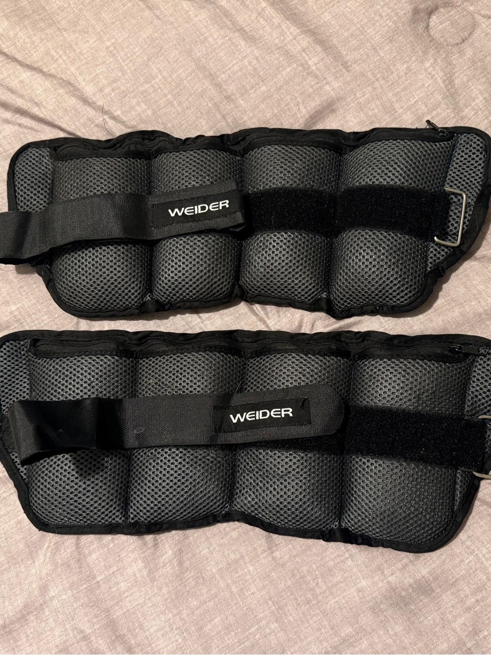 Weider Adjustable Ankle/Wrist Weights in Black